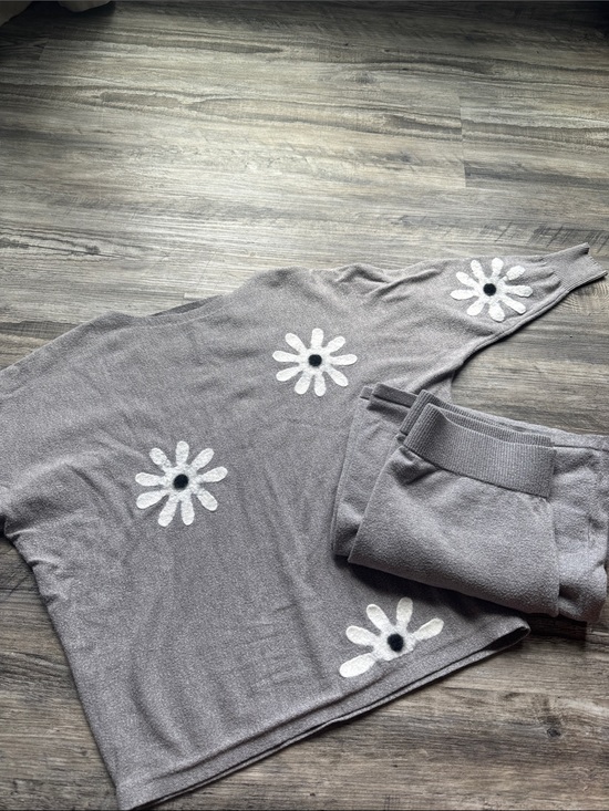sioni Pants - Sioni Taupe Knit Floral Sweater Set with White Daisy Accents